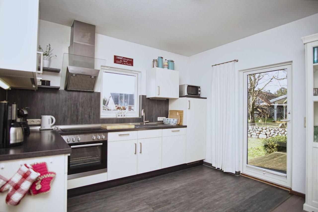 Komfortables Haus Mit Kamin, Sauna, Garten, Terrasse - Ferienhaus Sternschnuppe Wiek auf Rügen Kültér fotó